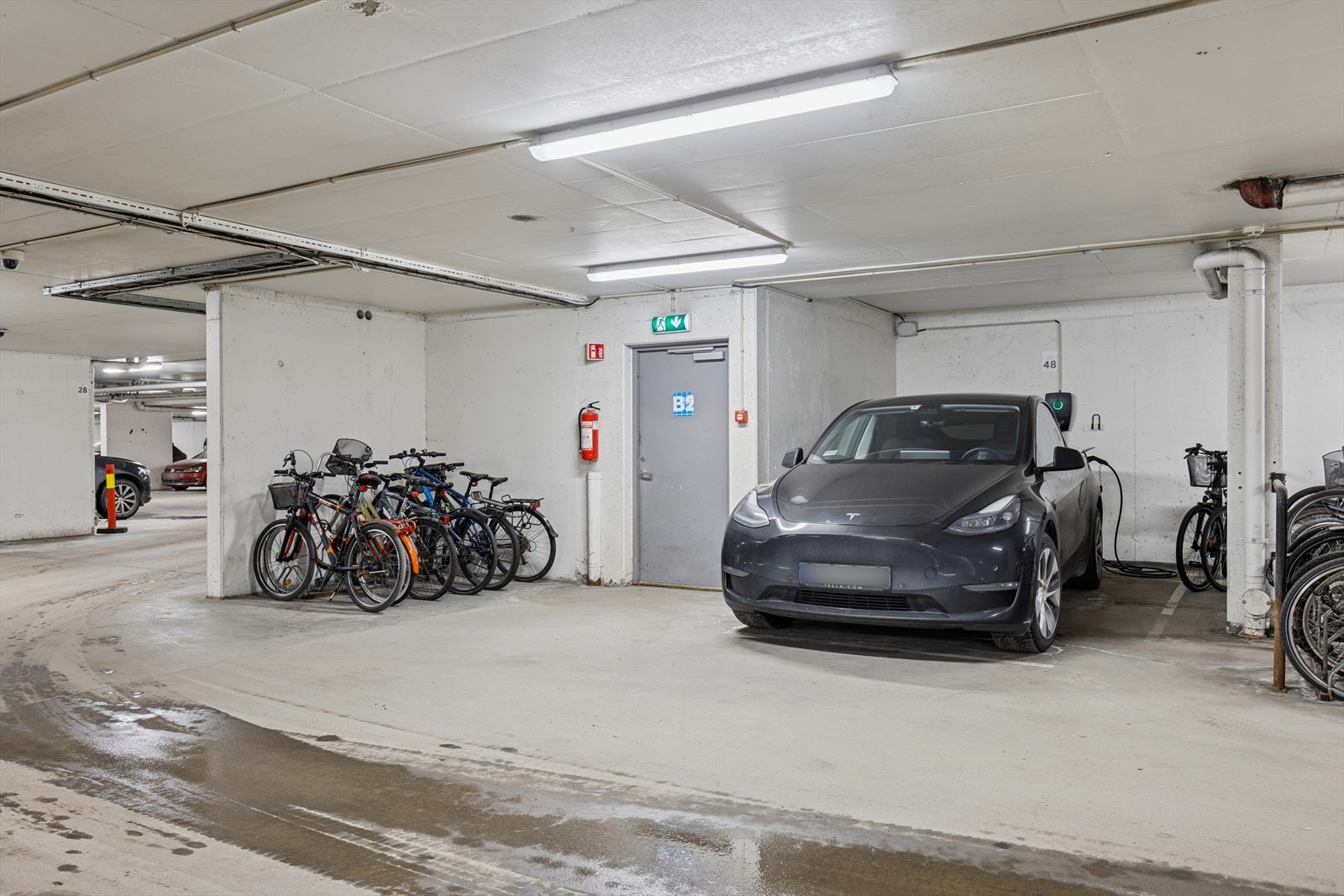 Direkte adkomst til parkeringskjeller via heis. P-plass med el-billader medfølger salget. Galleribilde