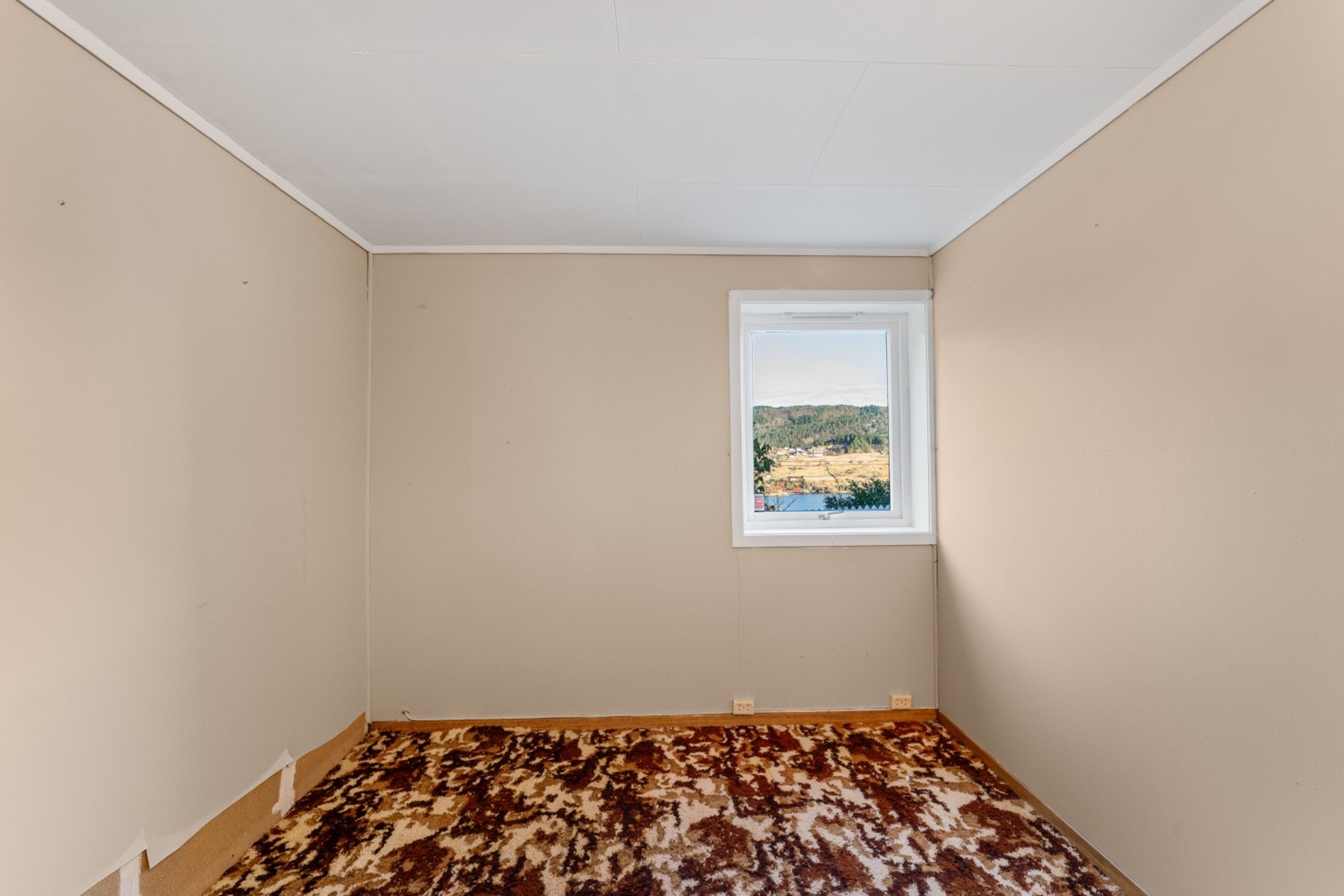 Soverom 1 rommer ca 5,9 kvm Galleribilde