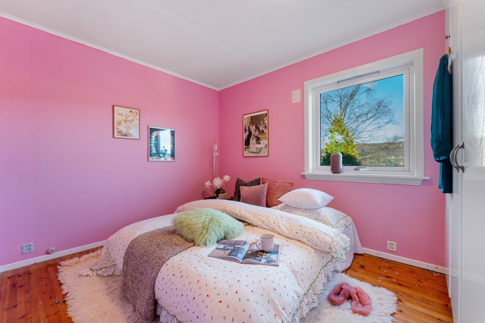 Soverom nummer 2 rommer ca 9,9 kvm Galleribilde