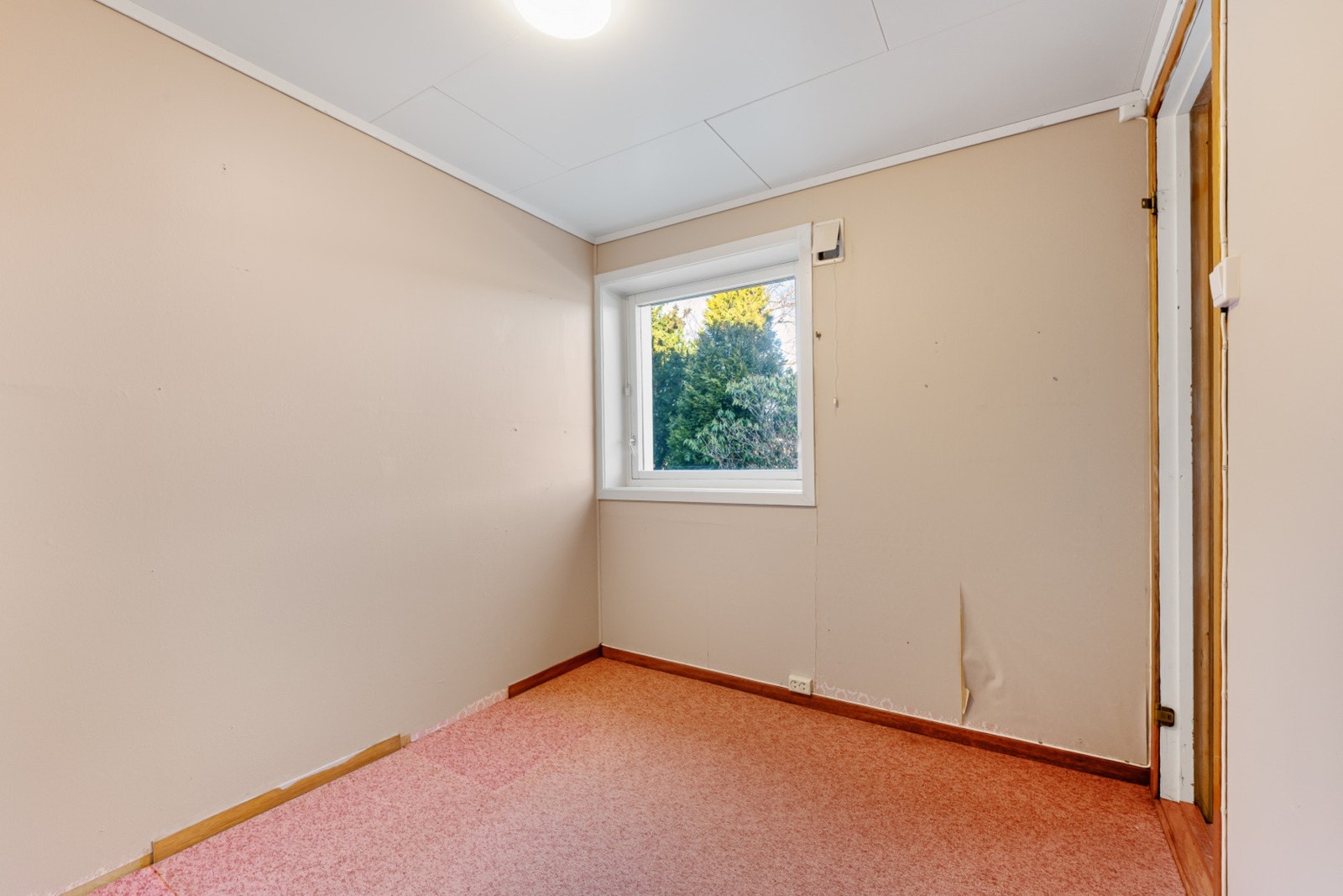 Soverom 2 rommer ca 8,6 kvm Galleribilde