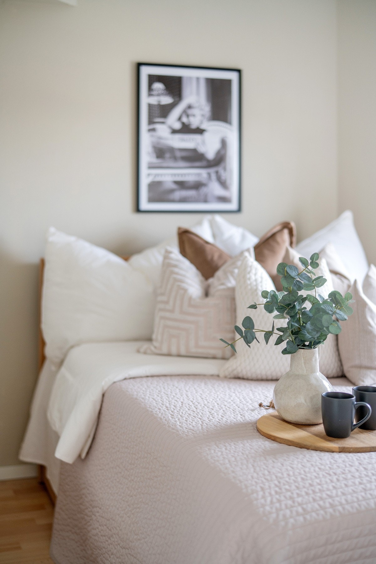 Sameiet byr på flotte fellesarealer, blant annet treningsrom, vaskekjeller, og hyggelige uteområder. I tillegg disponerer leiligheten bod i kjeller. Galleribilde