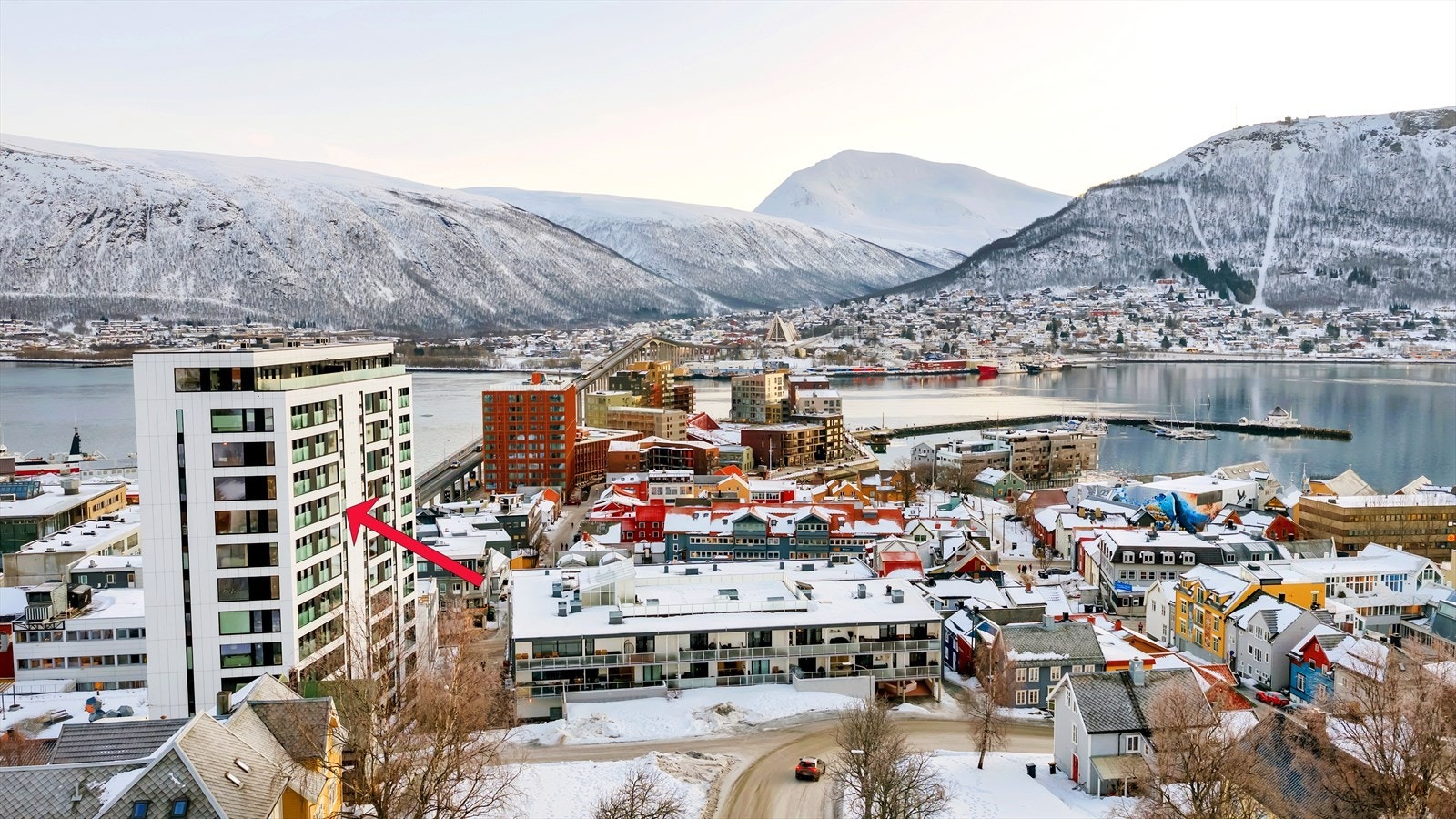 Bygget har heis som tar deg mellom etasjene. Galleribilde