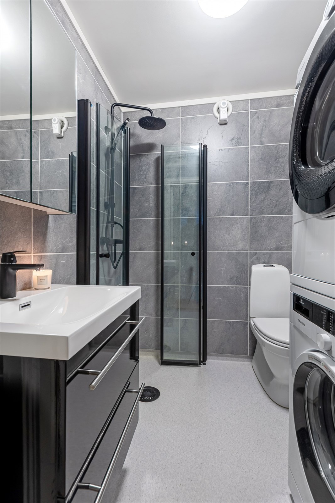 Her er det våtromsbelegg på gulv med behagelig gulvvarme. Galleribilde