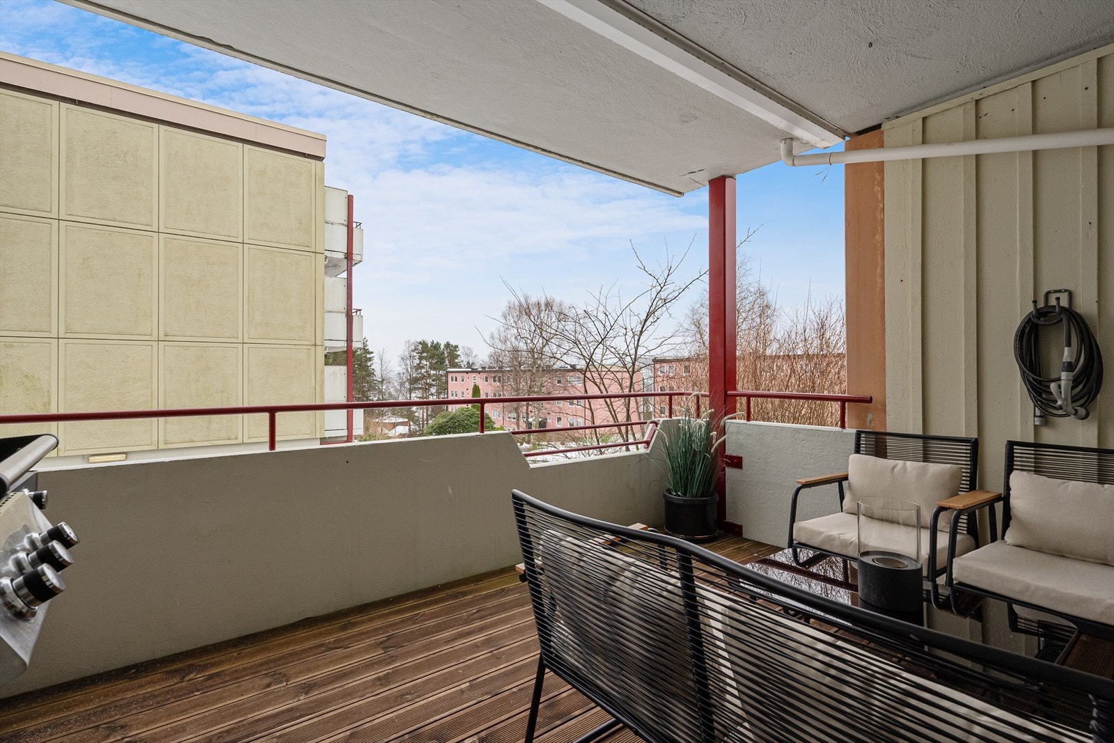 En stor og innholdsrik ende leilighet med populær beliggenhet i attraktiv borettslag i Fyllingsdalen! Galleribilde