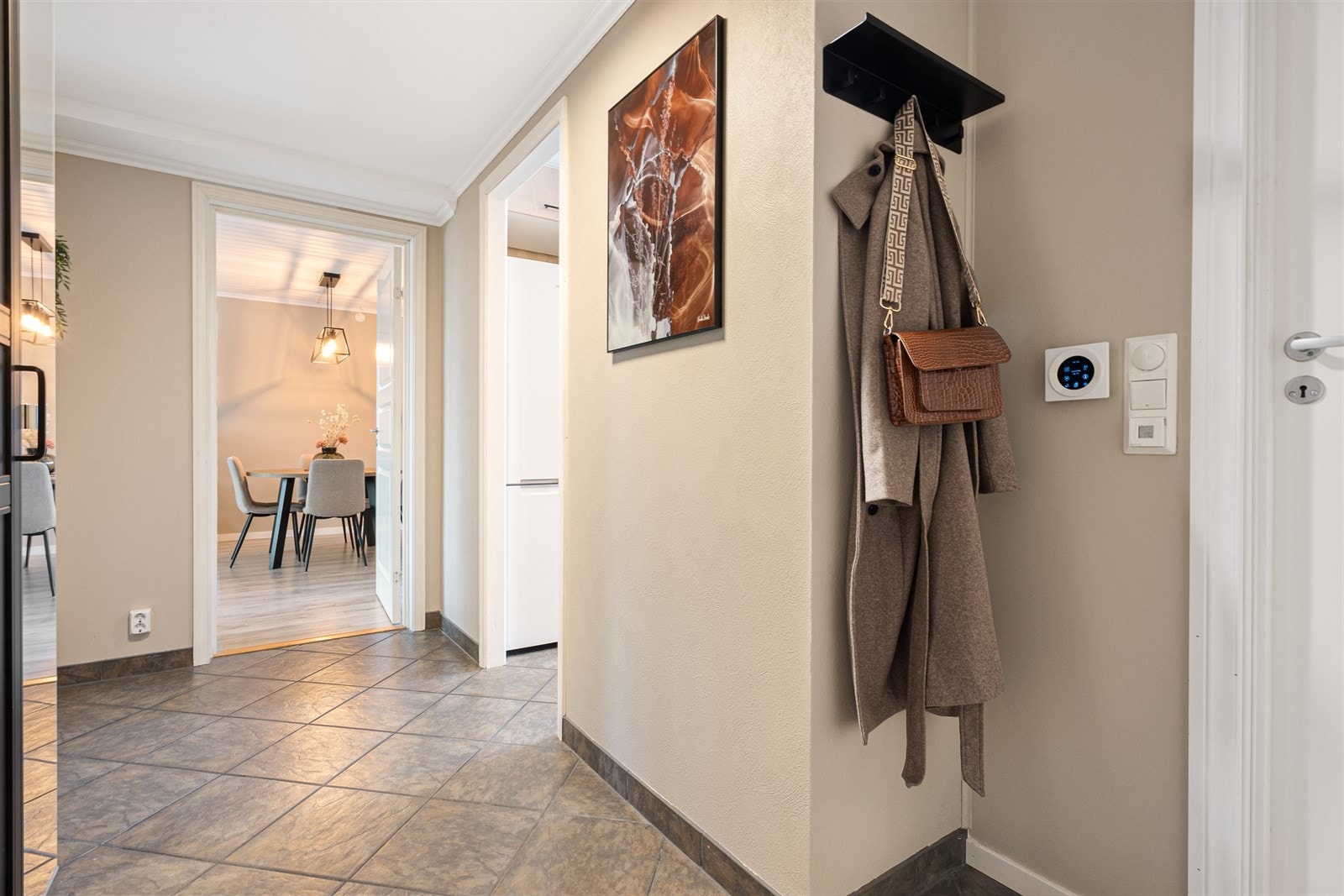 Innbydende entre med gode oppbevaringsmuligheter! Galleribilde