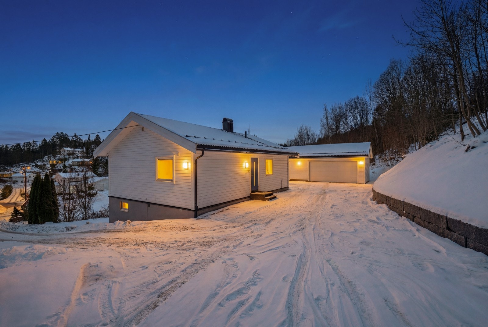 Kveldsstemning i Sundbyveien 98 Galleribilde
