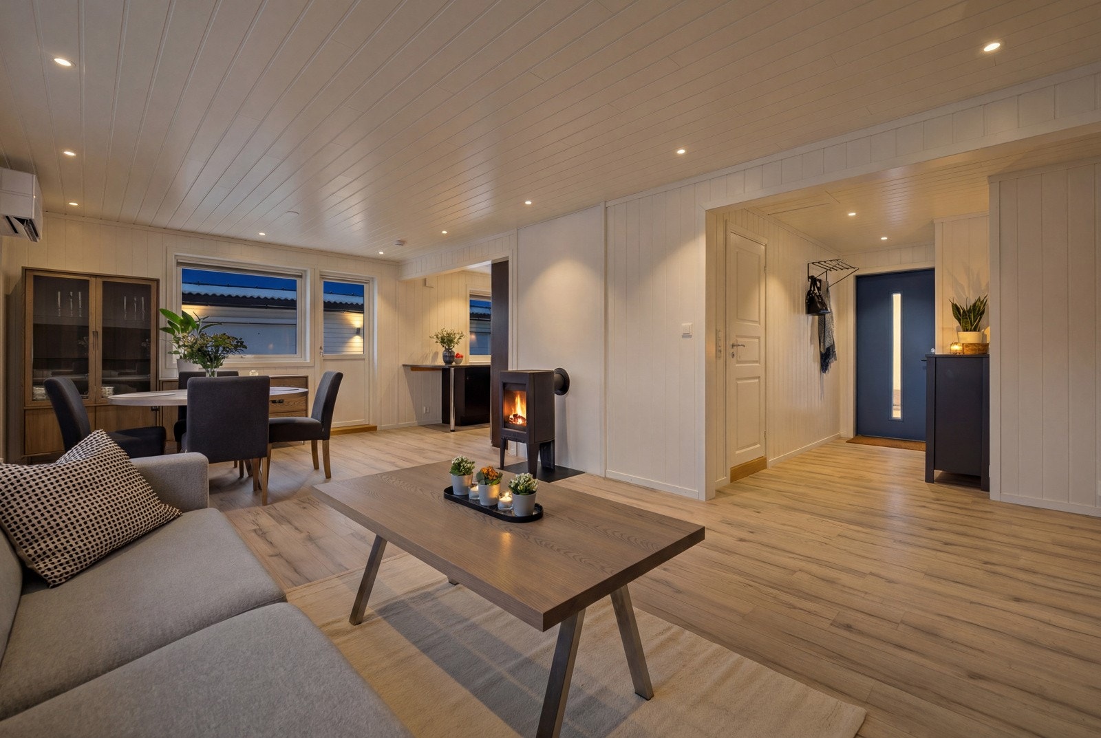 Kveldsstemning i Sundbyveien 98 Galleribilde