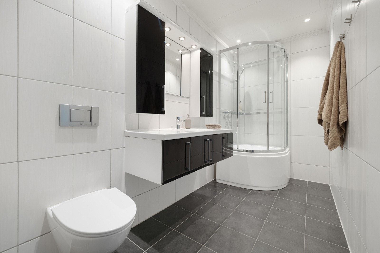 Pent flislagt bad fra 2009 Galleribilde