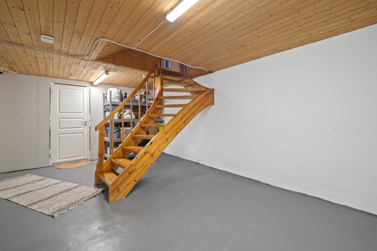 Trapp med til underetasjen Galleribilde