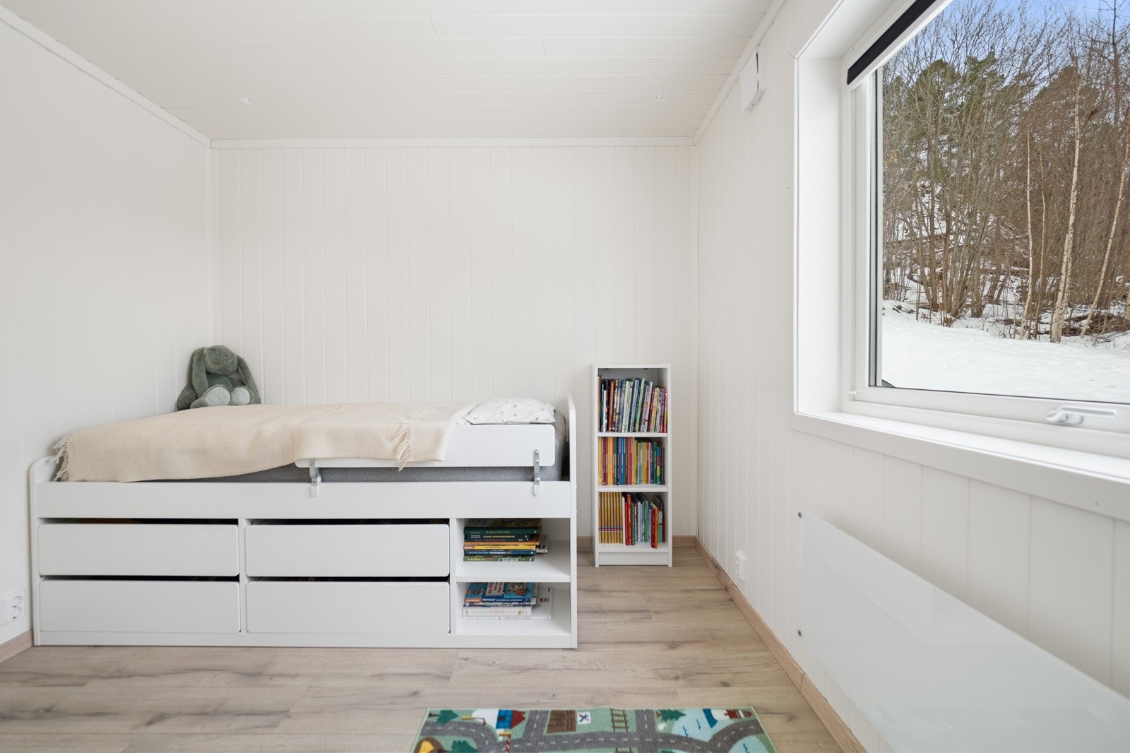 Boligen har 2 soverom i første etasje Galleribilde