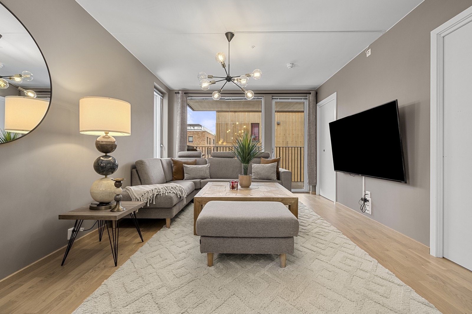 Stuen er lett å møblere, og internett er inkludert i felleskostnadene. Galleribilde