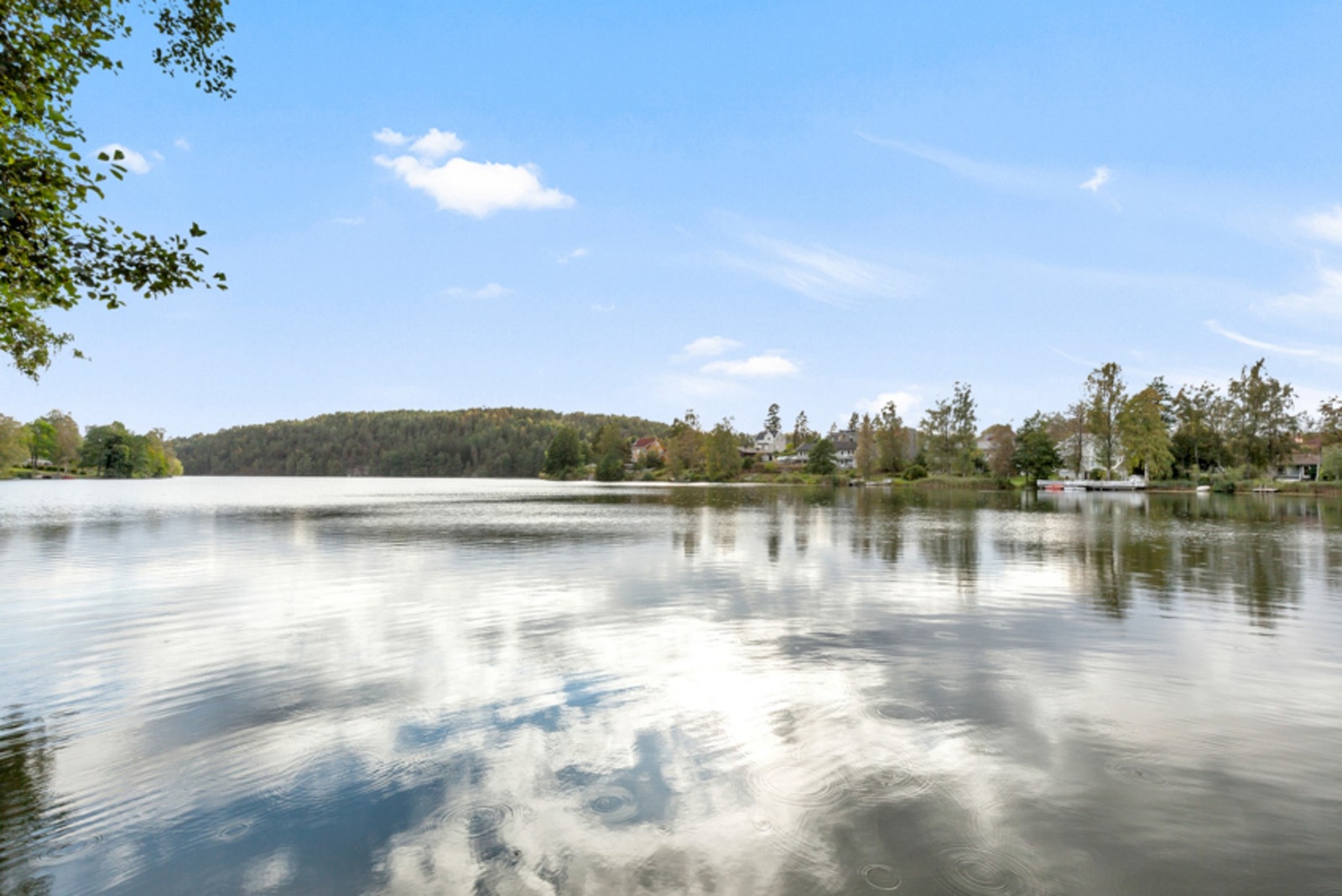 Kolbotntjernet ligger ca. 5 minutter unna med bil Galleribilde
