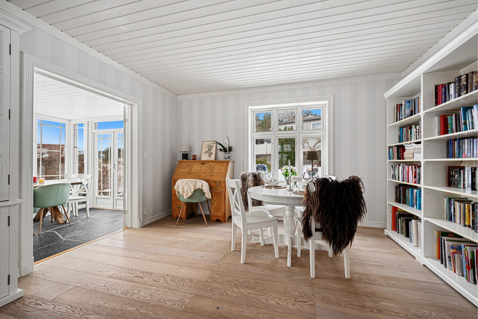 Gode møbleringsmuligheter i stua Galleribilde