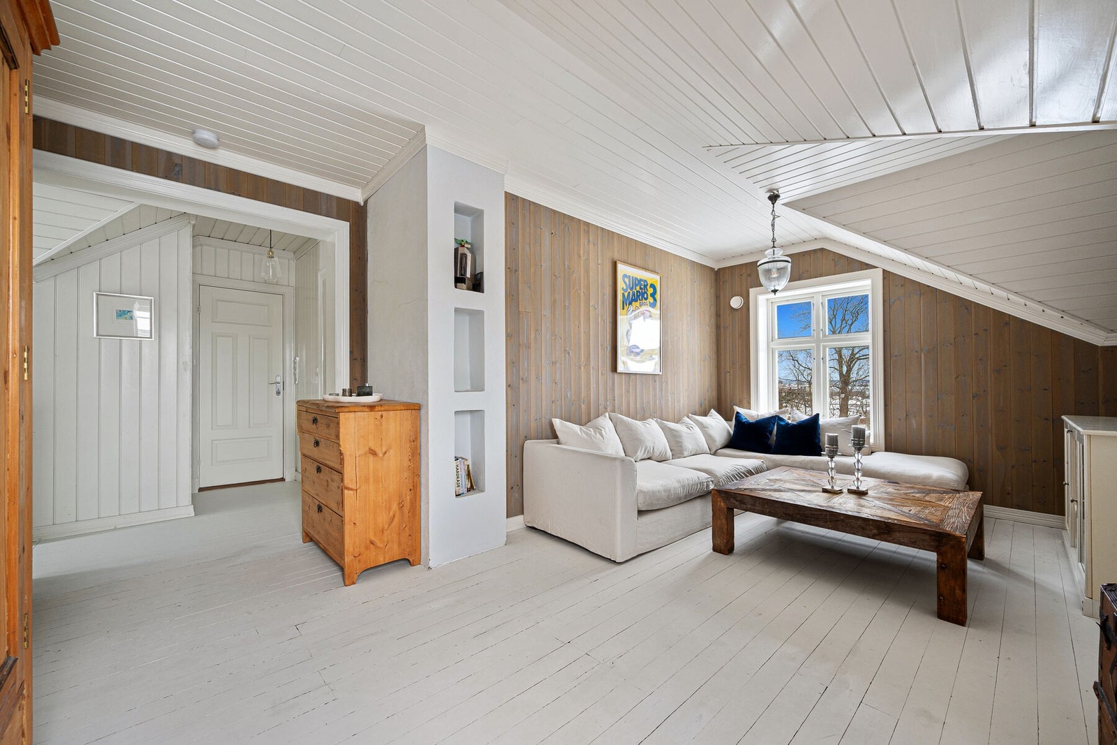 Praktisk loftstue i 2. etasje Galleribilde