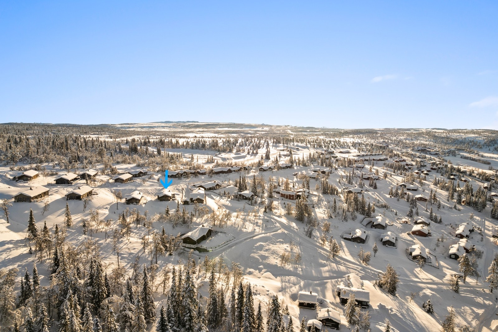 Her har du umiddelbar nærhet til ski- og turløyper, hotell og dagligvarebutikk, alt tilgjengelig uten krevende høydemeter. Galleribilde