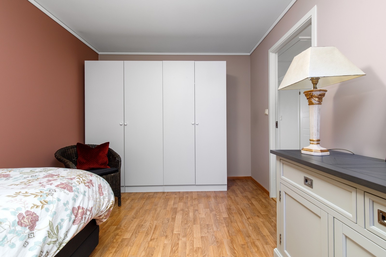 Her er det god plass til garderobe. Galleribilde