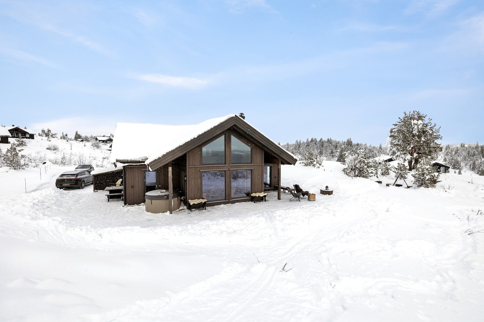 For barnefamilier og dyreinteresserte er det kort vei til Langedrag Naturpark, en populær attraksjon med spennende opplevelser for både små og store. Galleribilde