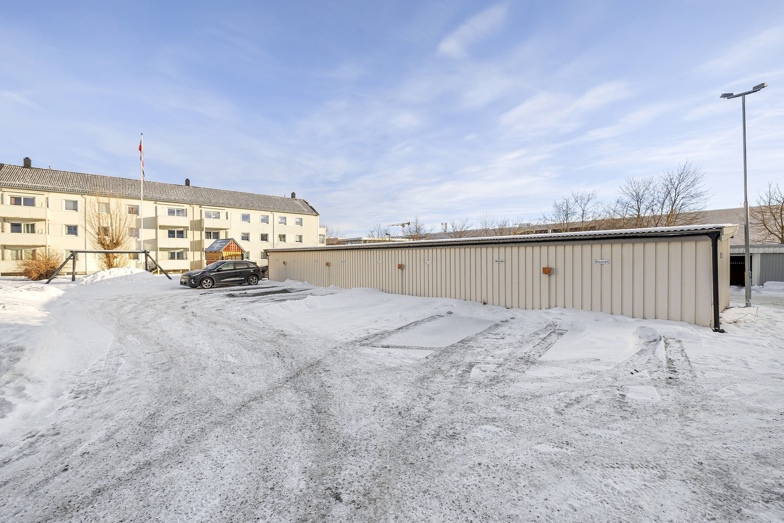 Parkeringsplasser tildeles av styret. Galleribilde