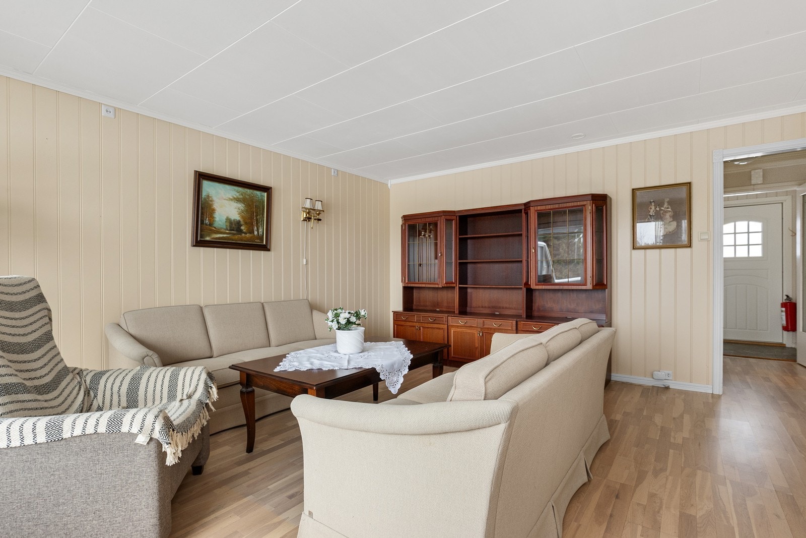 Leiligheten har en lys og pen stue. Galleribilde