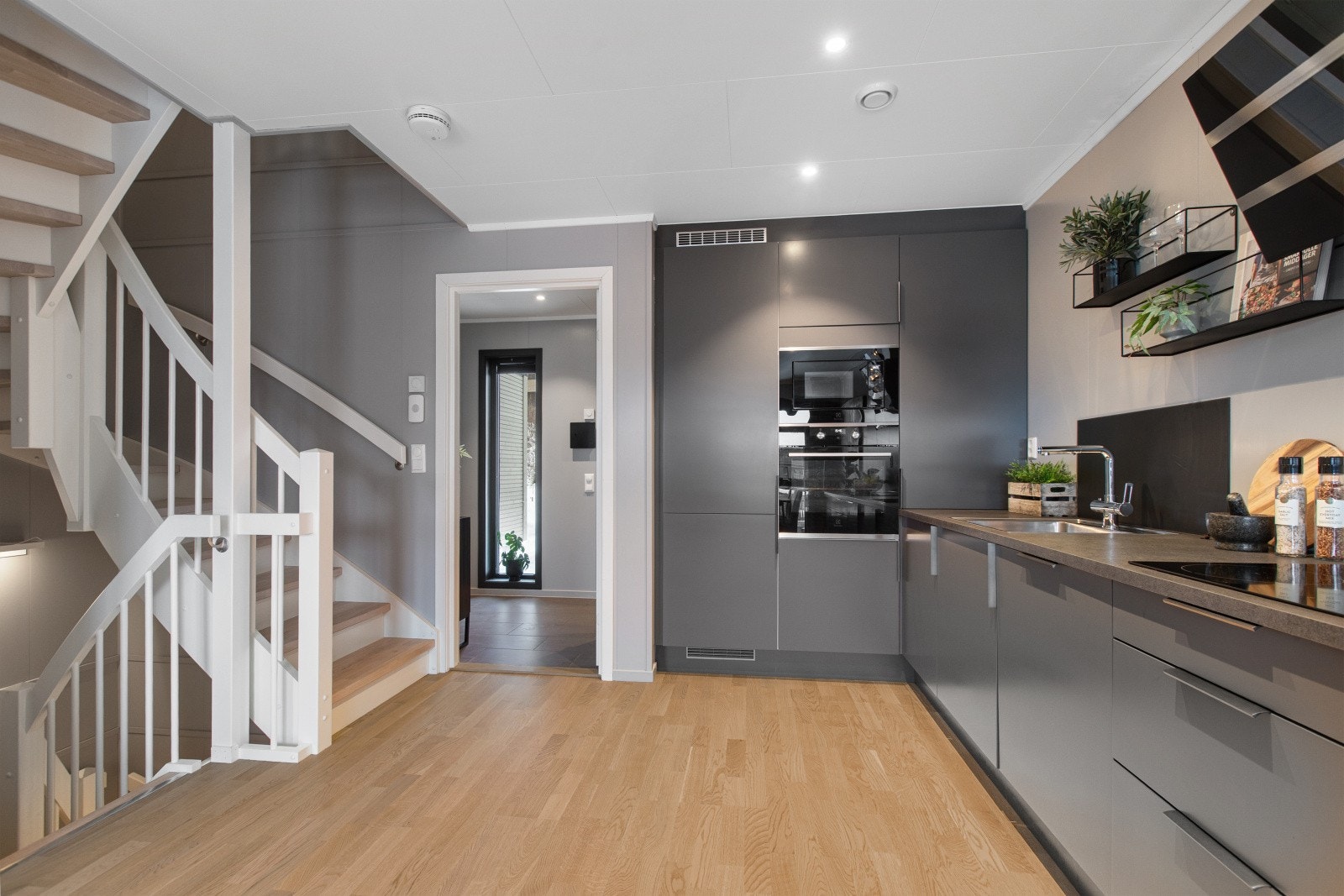 Et familievennlig rekkehus fordelt på tre plan, oppført i 2022. Galleribilde