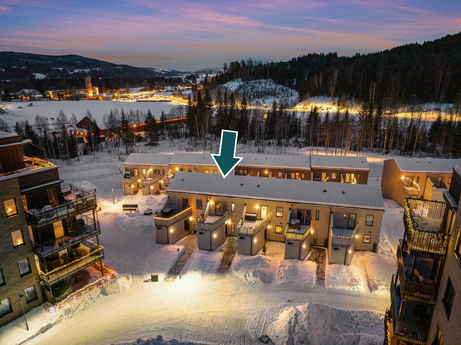 Et familievennlig rekkehus fordelt på tre plan, oppført i 2022. Galleribilde