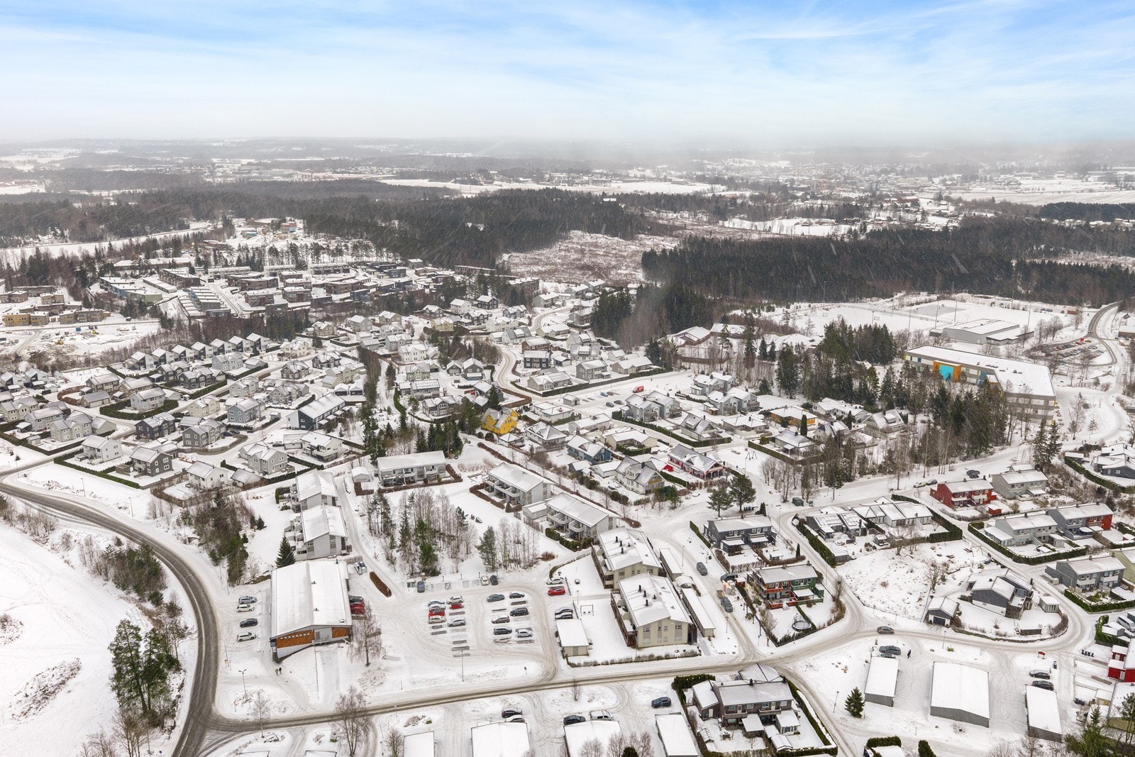 Fra eiendommen er det kort vei til badestrender som Hvitsten og Emmerstadbukta. Galleribilde