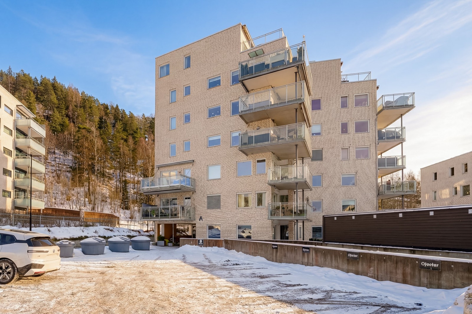 Dette er et attraktivt boområde med marka som nærmeste nabo. Galleribilde