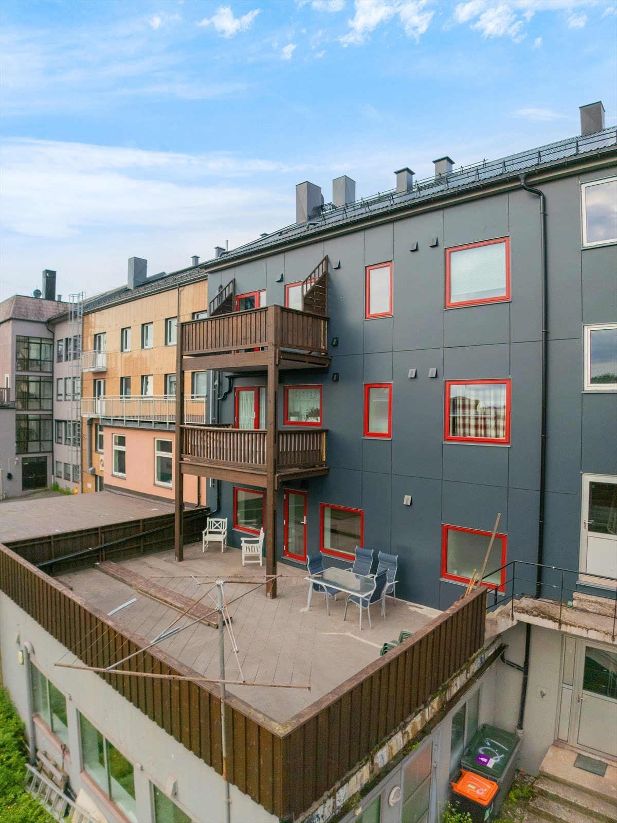 Tilgang til en stor felles altan. Galleribilde