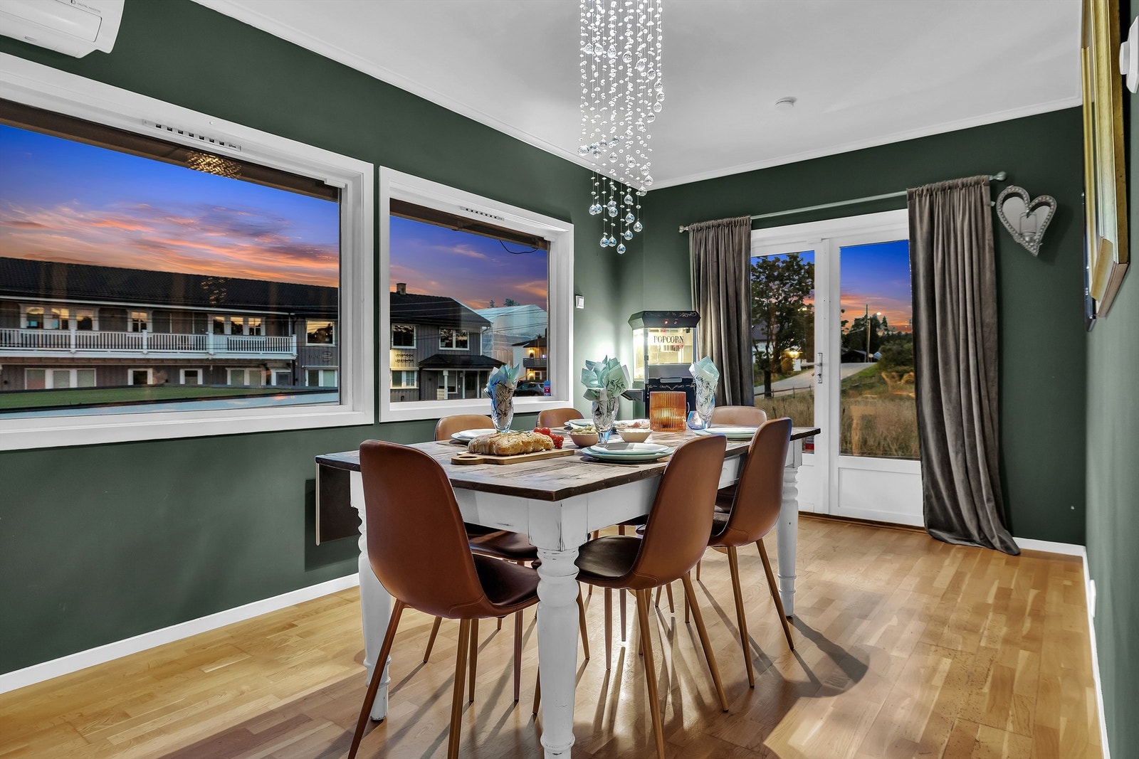 Koselig spisestue Galleribilde