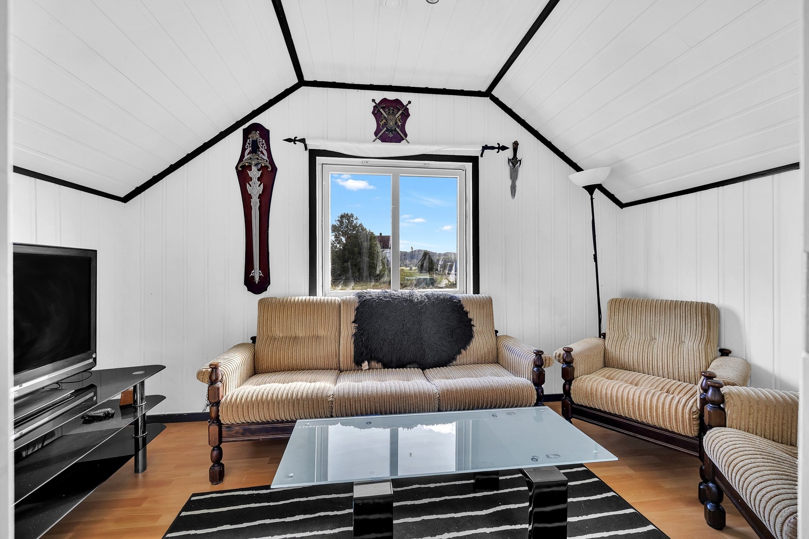 Innredet loftsetasje - det finnes ingen dokumentasjon på lovlighet av innredning Galleribilde