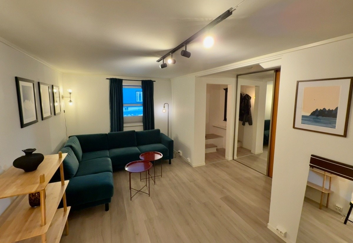 Stue, mot entré Galleribilde