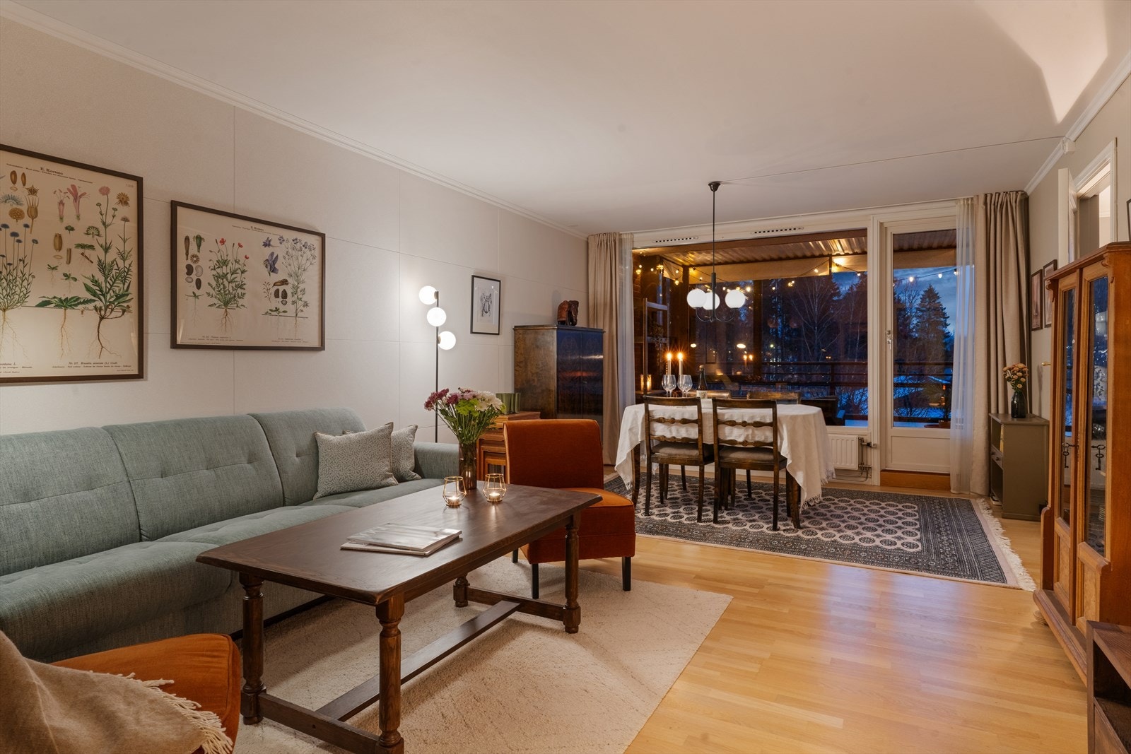 Leiligheten er like flott på kveldstid som på dagtid. Galleribilde