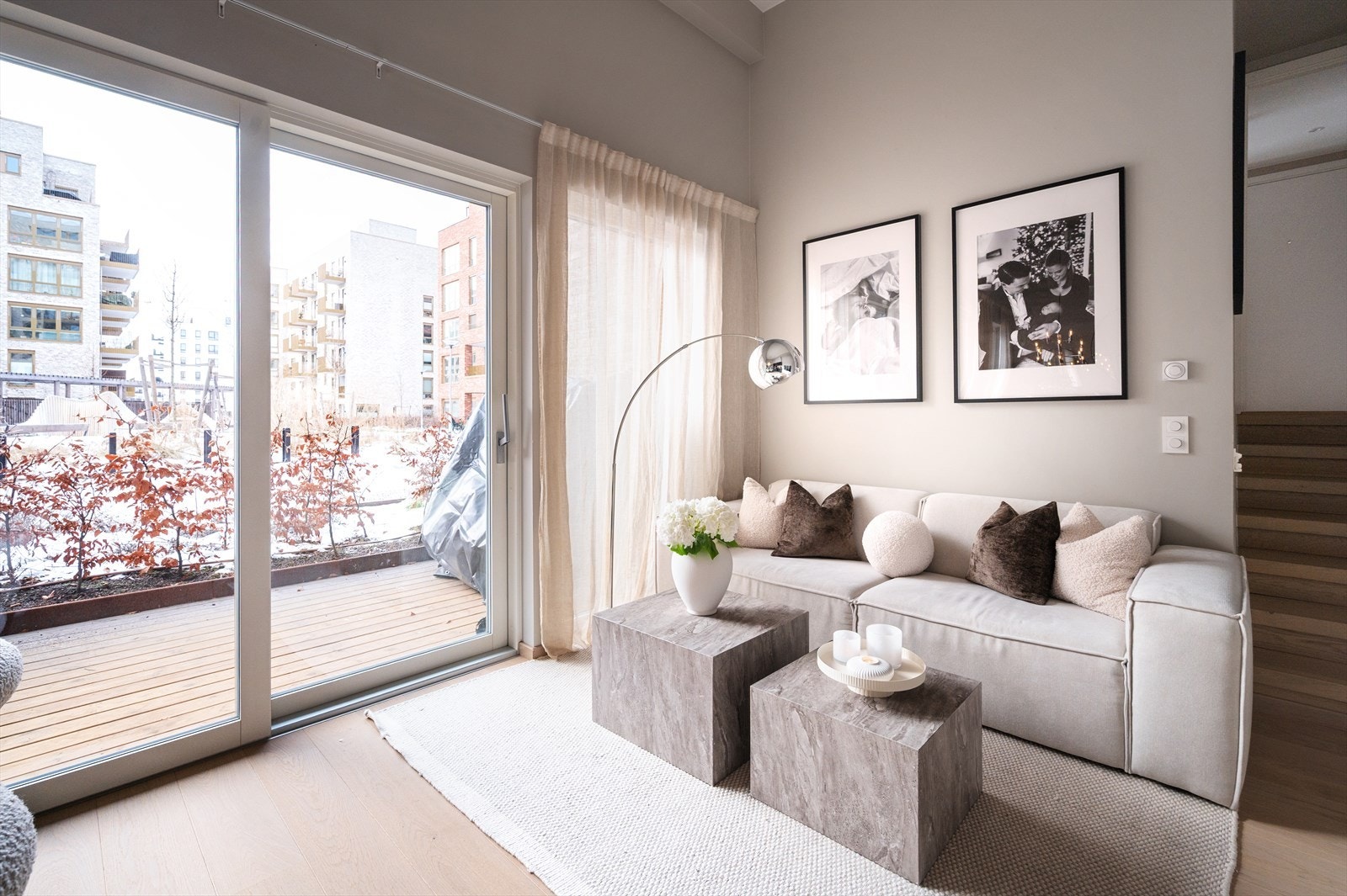 Leiligheten holder en gjennomgående god standard, med gode møbleringsmuligheter. Galleribilde