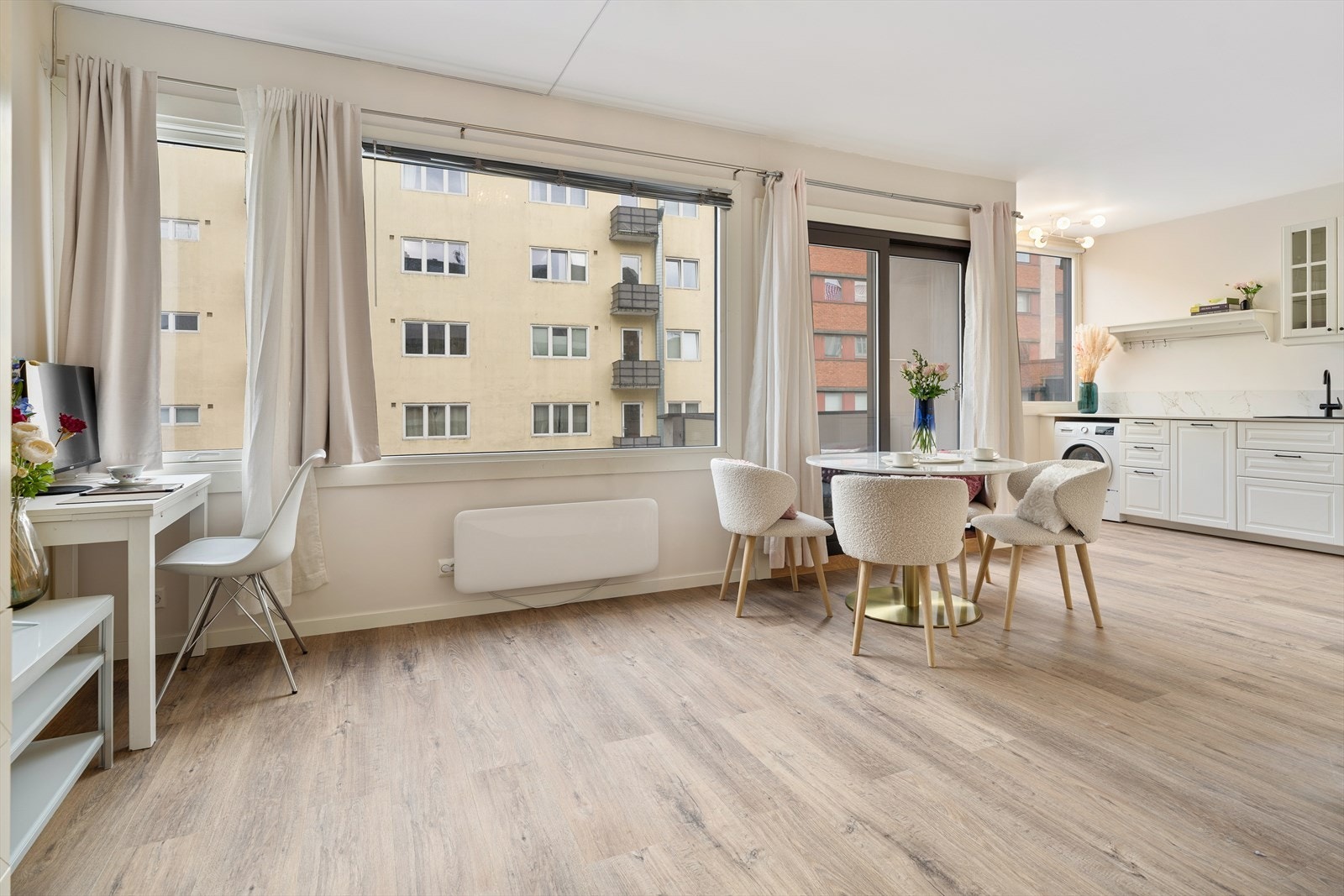 Benjamin Ådna v/Nordvik Majorstuen har gleden av å presentere Majorstuveien 36 -En attraktiv og arealeffektiv 1-roms leilighet beliggende i byggets 3. etasje. Foto: Henrik Sporsheim v/Tigerstaden Boligfoto AS. Galleribilde