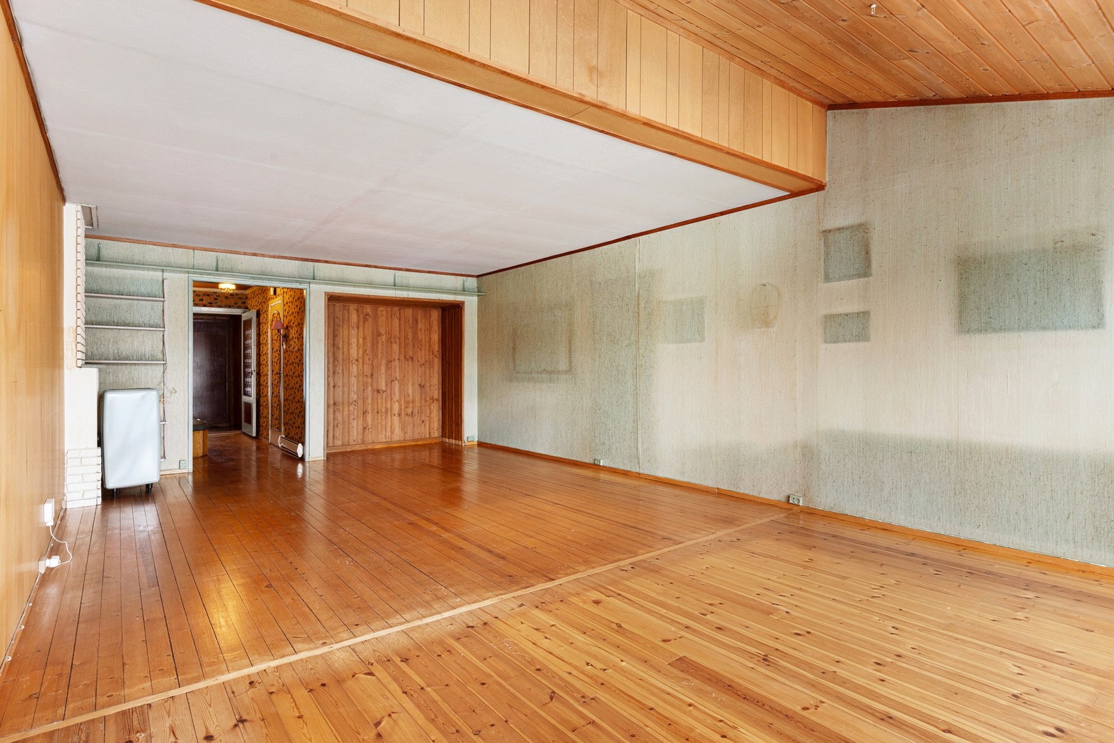 Åpen og lys stue god takhøyde Galleribilde