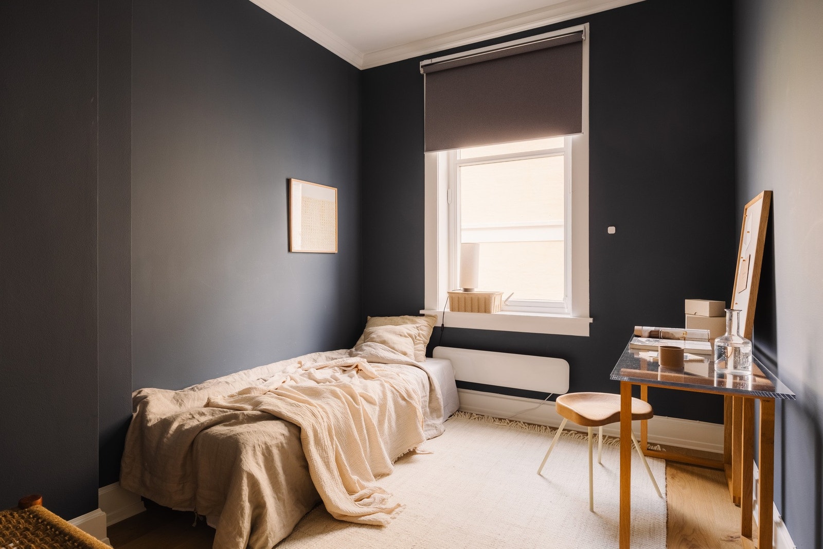 - Soverom 2 med plass til seng og kontorløsning - Galleribilde