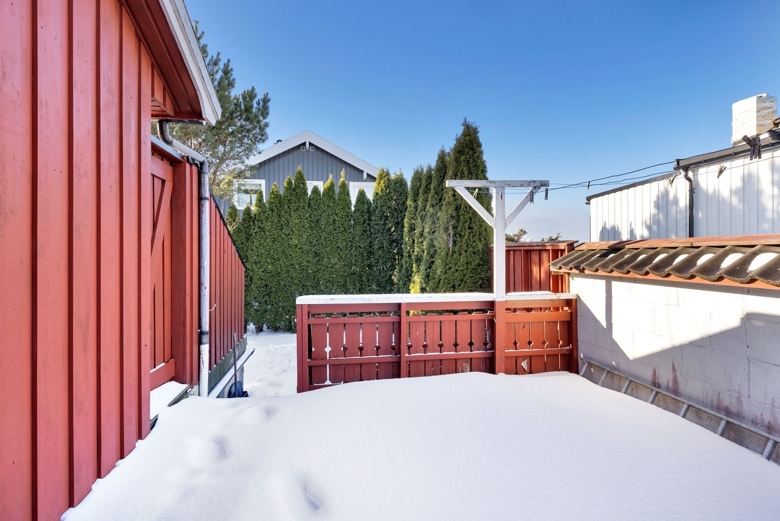Terrasse over garasje. Galleribilde