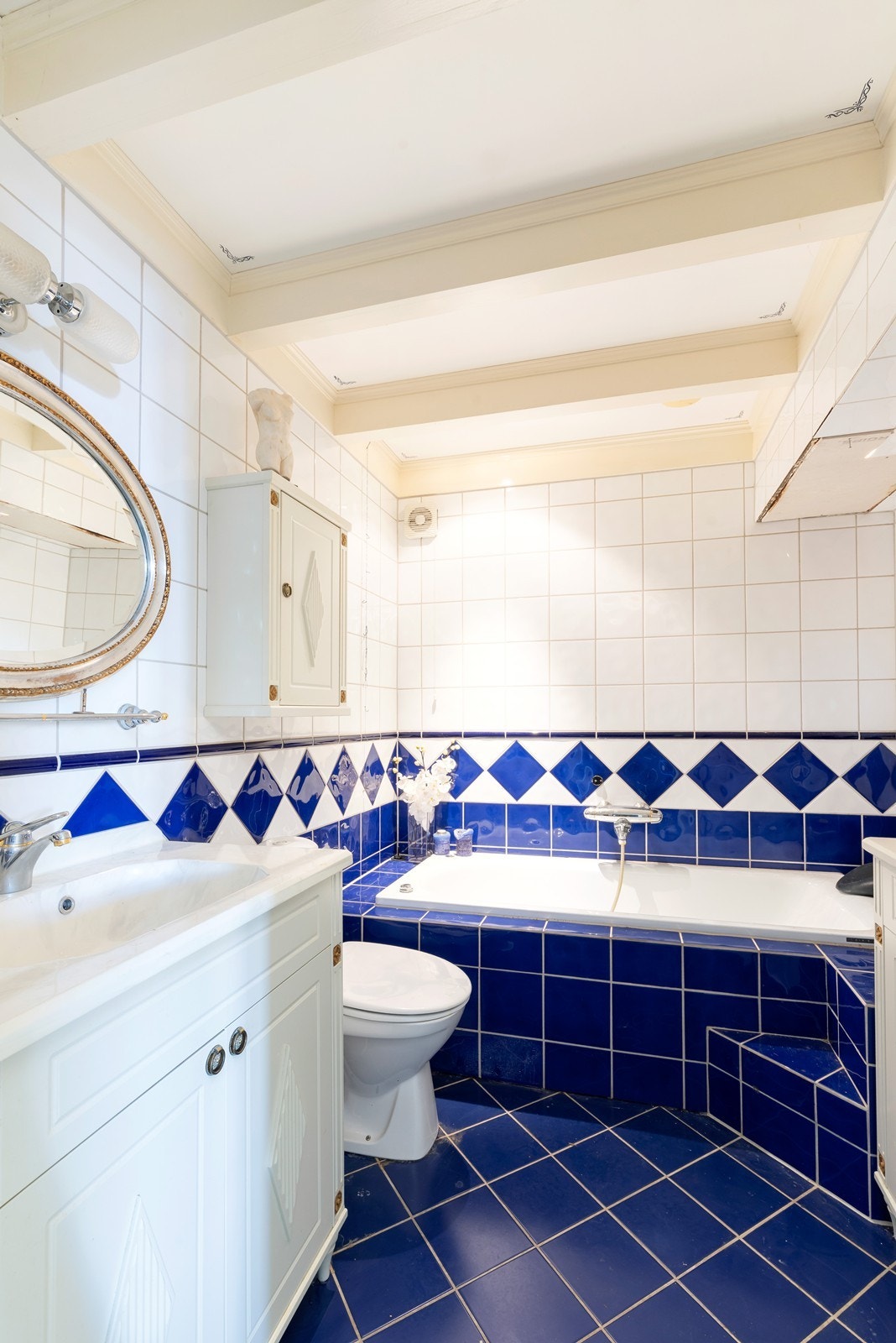 Badet er i en gjennomført stil. Galleribilde