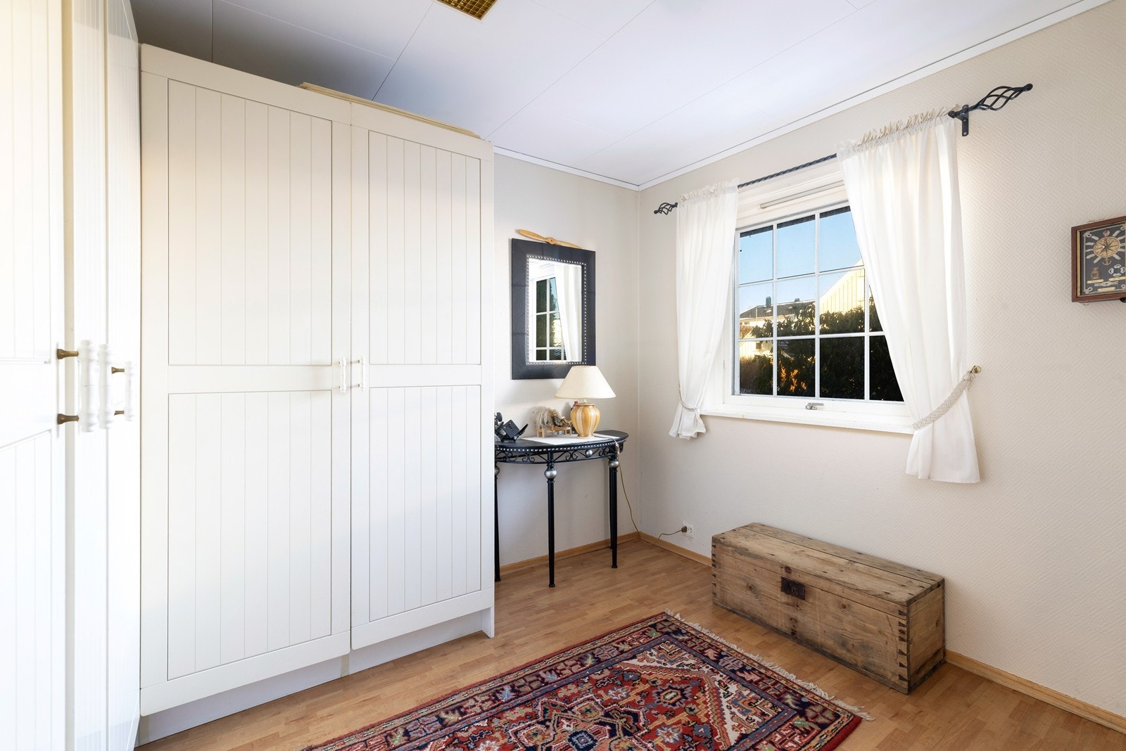 Det er god plass til garderobeløsning i inngangsparti. Galleribilde