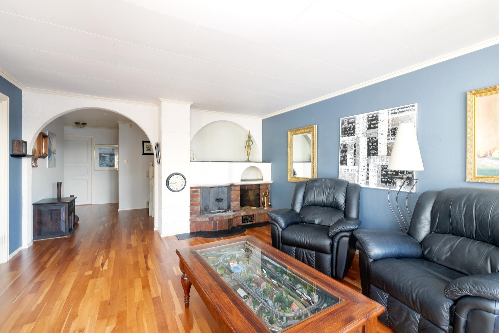 Opp trappen kommer du rett til stuen. Galleribilde