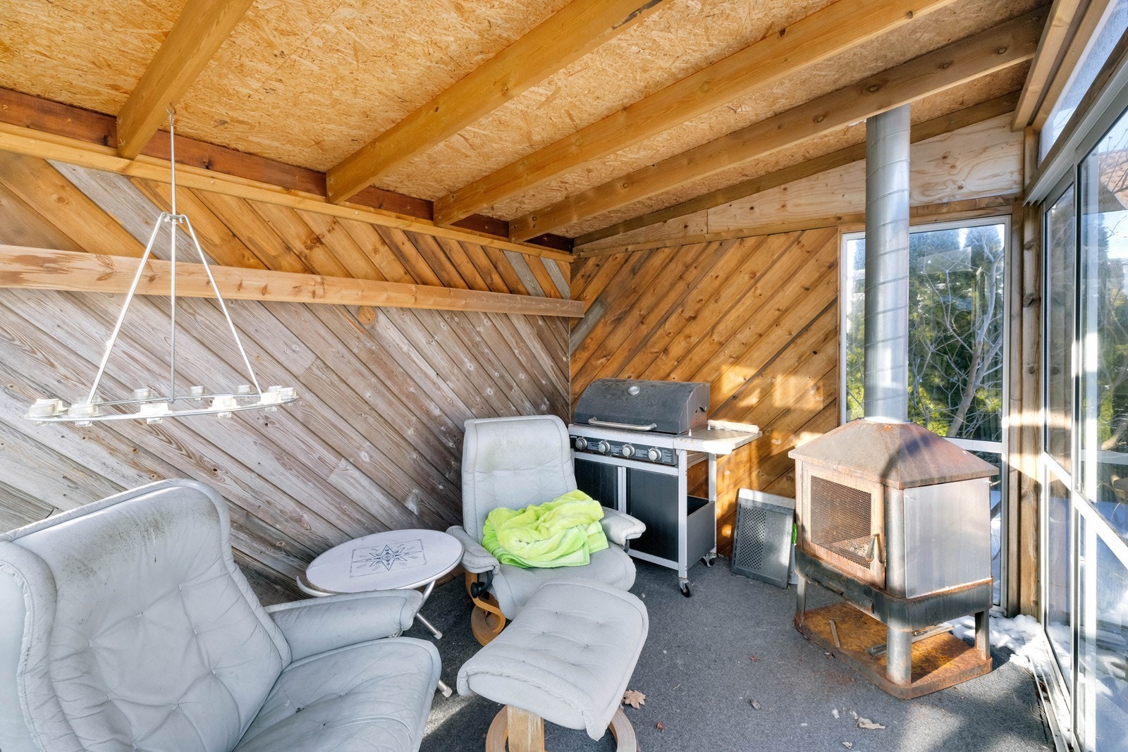 Hagestue innvendig. Galleribilde