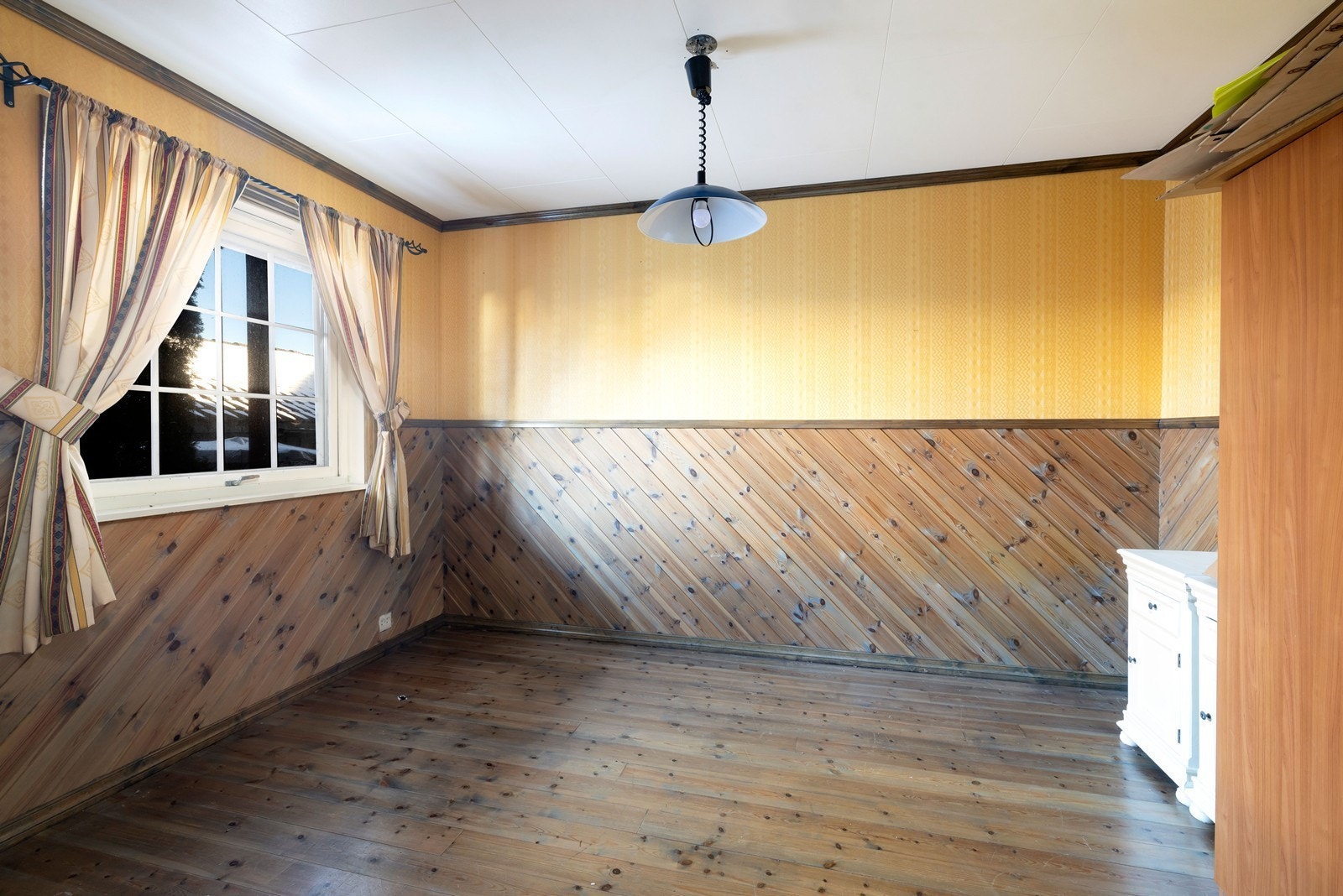 Soverom nede. Galleribilde