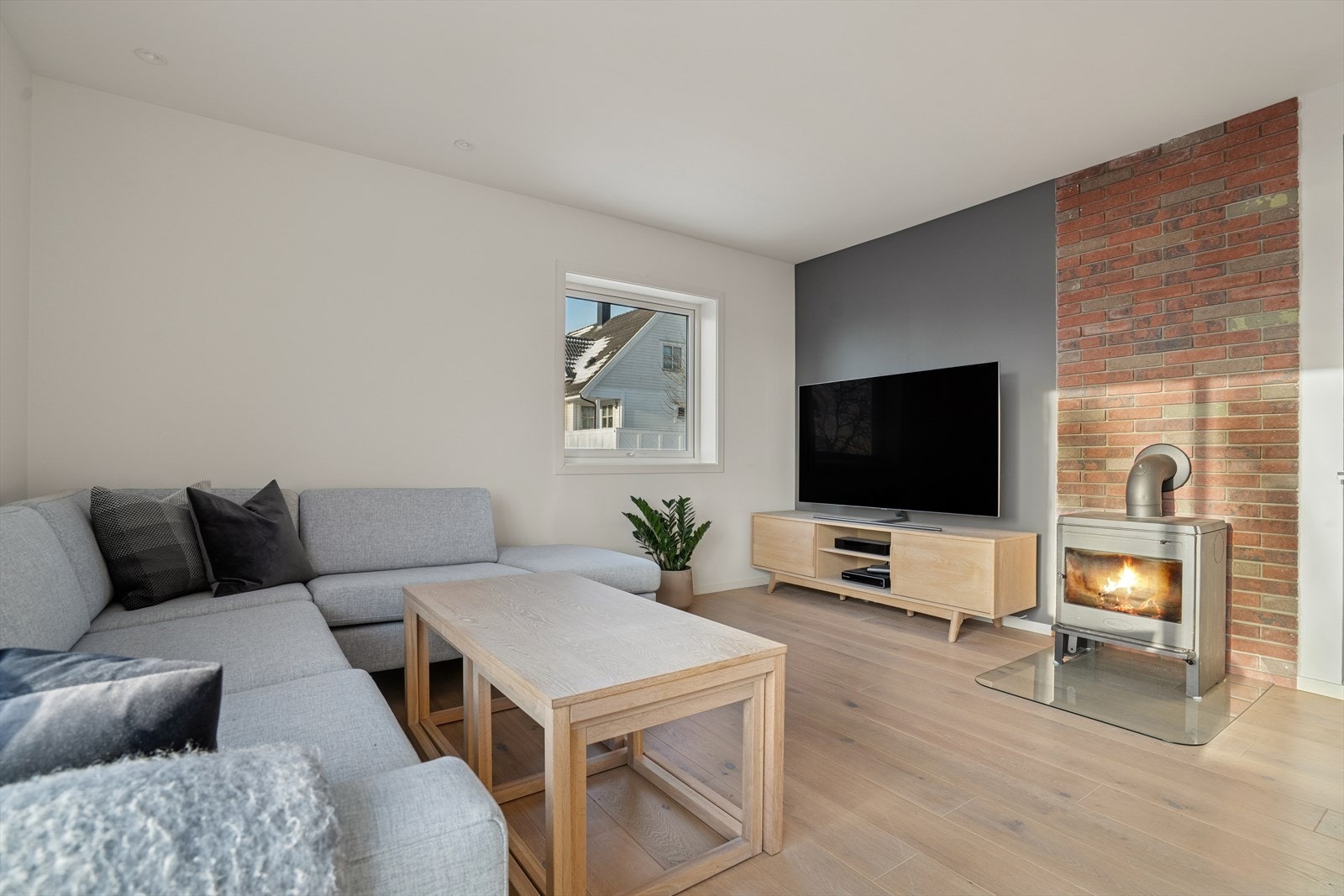 Ildstedet gir hygge og ikke minst rask oppvarming på kjølige dager Galleribilde