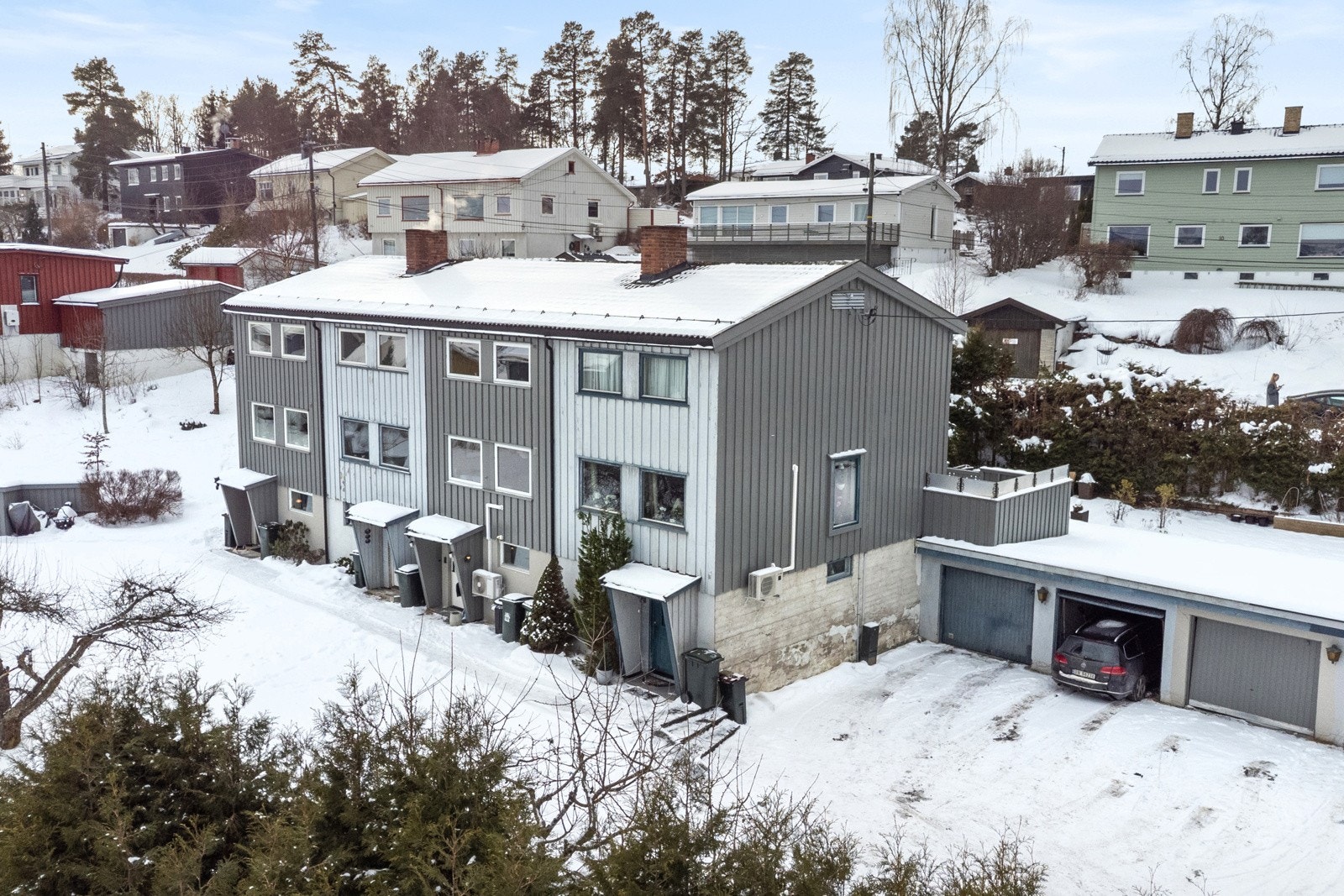 Kort vei fra garasjen til inngangsdøren Galleribilde