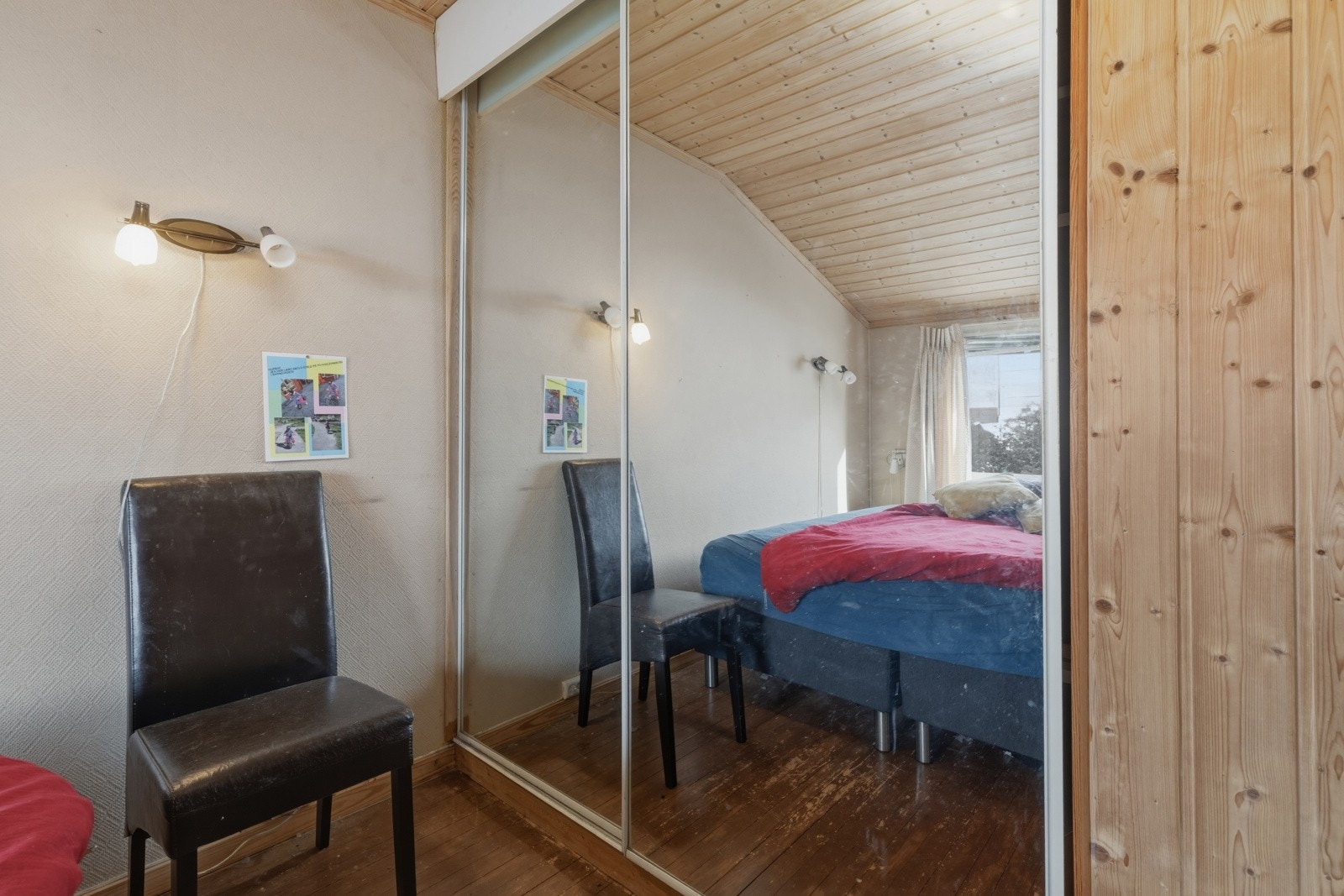 Soverom 3 har stort garderobeskap Galleribilde