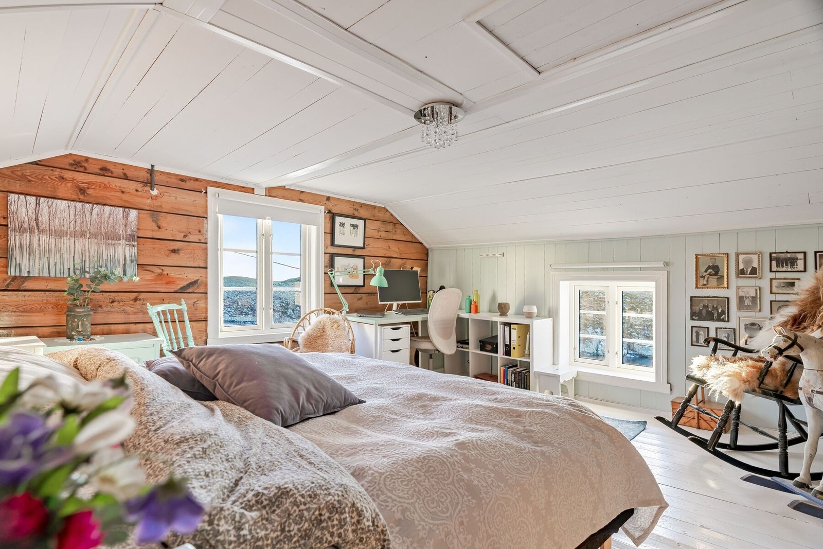 Soverom - Vi gjør oppmerksom på at det opplyses i tilstandsrapport at vindusmål i 2. etasje ikke tilfredsstiller dagens krav til rømningsveier Galleribilde