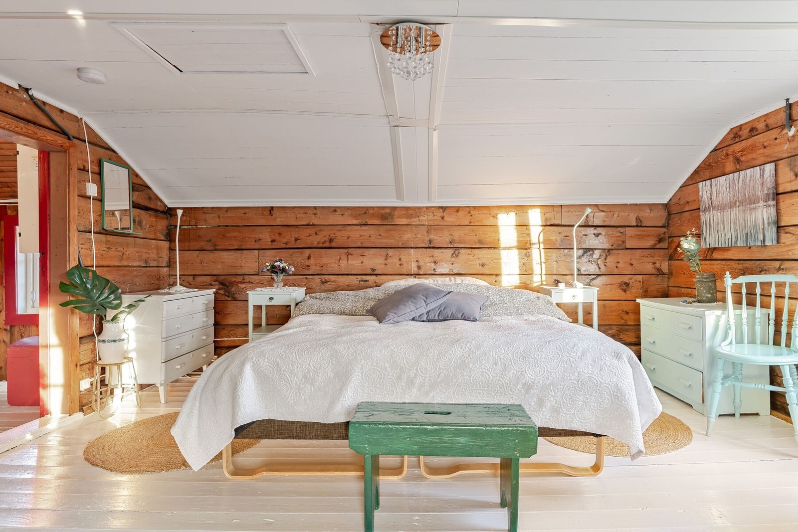 Soverom - Vi gjør oppmerksom på at det opplyses i tilstandsrapport at vindusmål i 2. etasje ikke tilfredsstiller dagens krav til rømningsveier Galleribilde