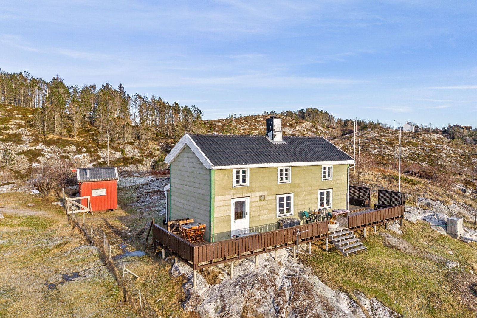 Det bugner med turområder, fiskeplasser og flott natur i alle retninger Galleribilde