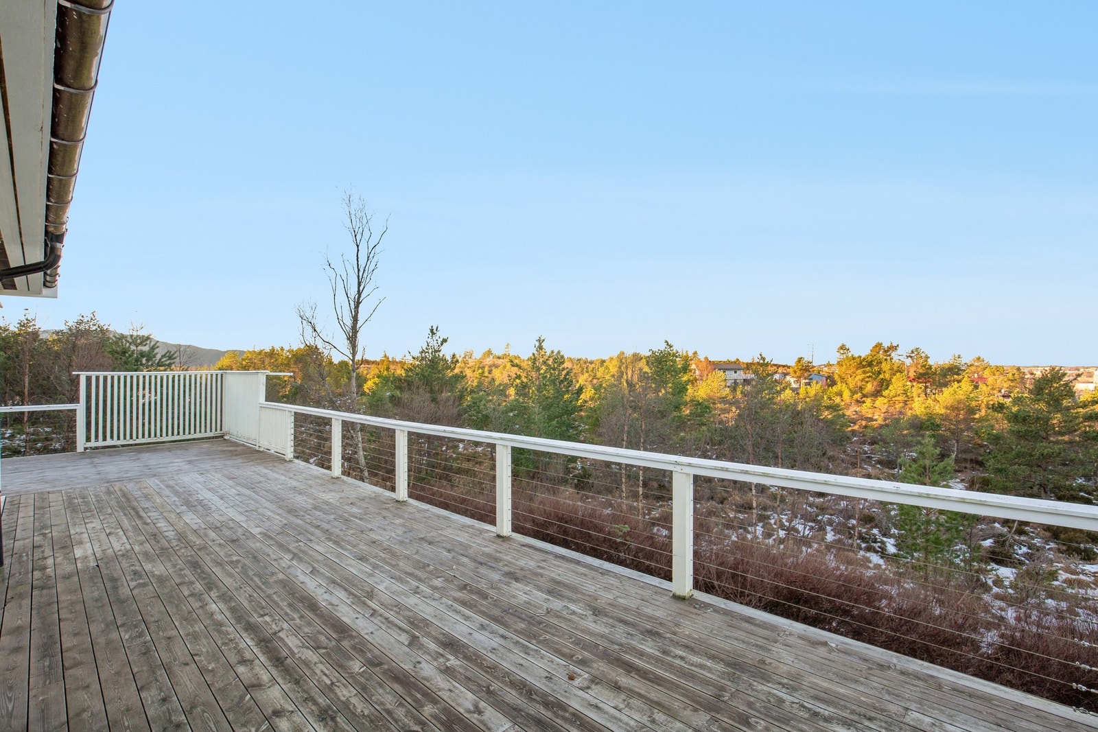 Stor solrik terrasse Galleribilde