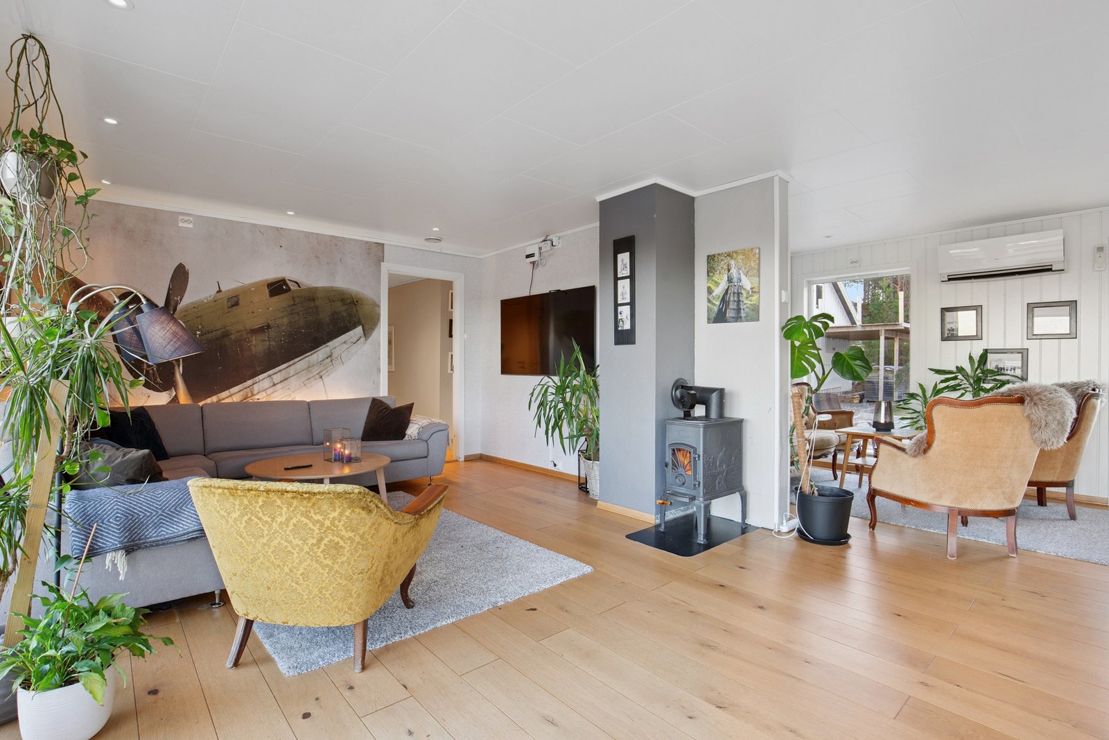 Trivelig stue med vedovn Galleribilde